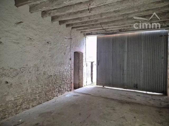À VENDRE – GRANGE À RÉNOVER – SAINT SULPICE DE POMMERAY 41
