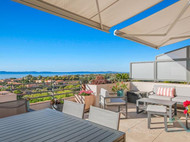 A Vendre Grand T3 Vue Panoramique Mer Box Et Parking La L. 75m² La Londe les Maures