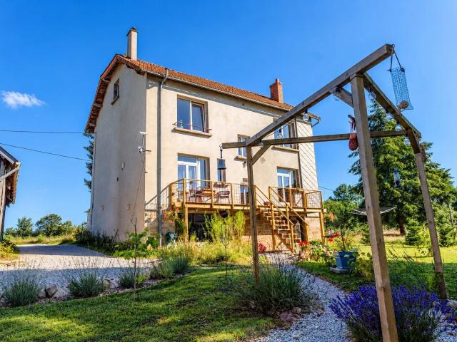 À vendre: Grande maison avec vue dégagée 63