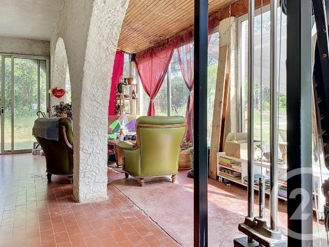 A Vendre Grande maison familiale à rénover avec plus d'un. 164m² Sabran