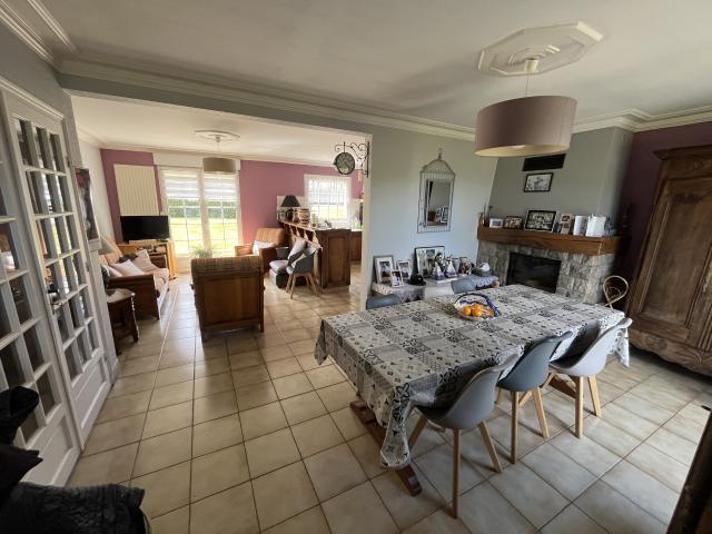 A VENDRE, GUICLAN, maison quatre chambres