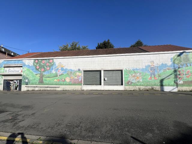 À vendre — Local d'activité / Hangar à fort potentiel en centre ville d’Halluin