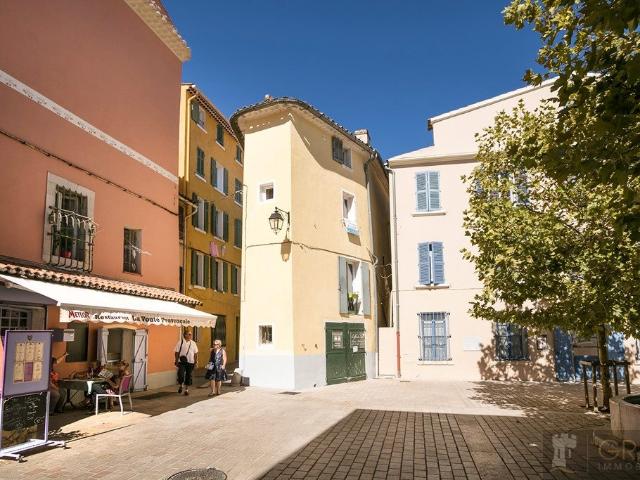 À vendre: Immeubles de Commerce et Appartements à Ollioules 605m² Ollioules