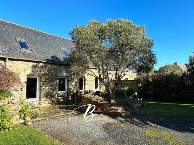 À vendre joli ensemble en pierre au coeur de la presqu'île s. 236m² Pleubian