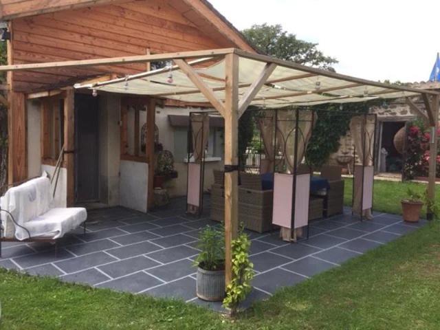 A vendre Jolie maison de campagne à Luchapt Vienne