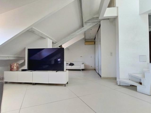 A VENDRE JUAN LES PINS Centre dernier étage 240M2 vue MER