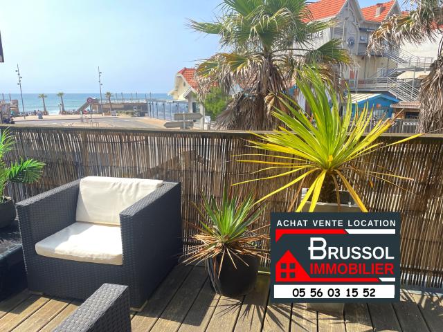 A vendre Lacanau Océan Gironde grand appartement de 61 m2 vue vers la plage parfait état terrasse plein sud