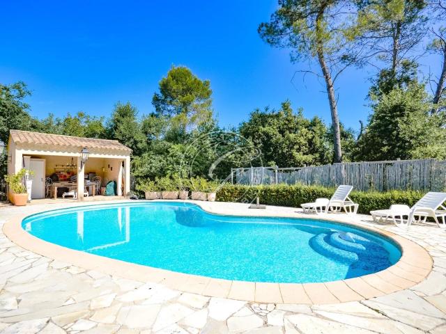 A Vendre Le Thoronet Maison en campagne avec piscine au ca. 150m² Le Thoronet
