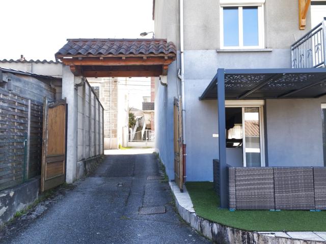À vendre Le Chambon Feugerolles 42500 Appartement de 94,01 m2 Loi Carrez 132 m2 au sol