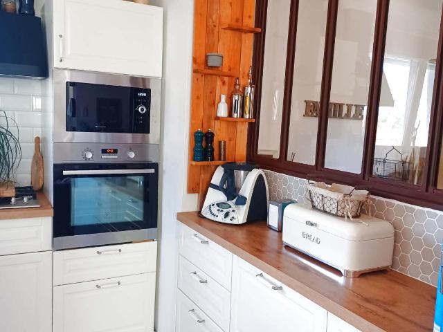 A VENDRE LES MEES Villa indépendante de plain pied 4 chambres sur 800 m2