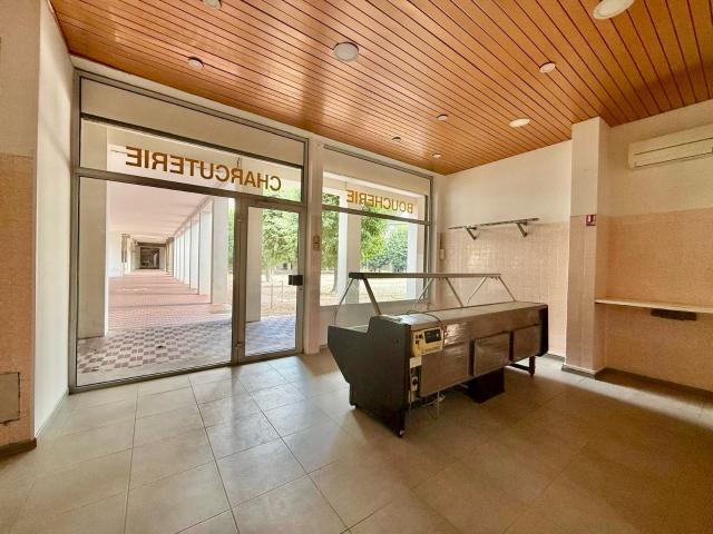 A vendre Local commercial équipé pour boucherie avec chamb. 40m² Carnoux en Provence