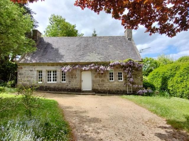 A VENDRE Locronan propriété, deux maisons en pierre