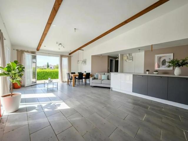 À vendre: Lot de deux maisons avec grand terrain à Champagnac 300 m² au total, 220 m² habitables
