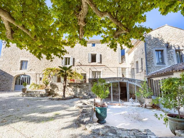 A vendre L'une des plus belles propriétés de la Drôme Proven. 300m² Grignan