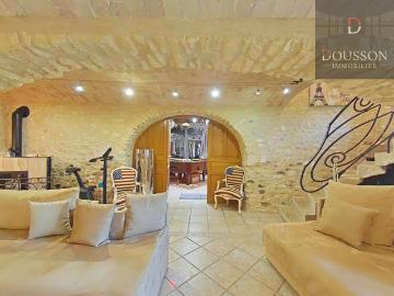 A VENDRE MAGNANERIE DE CHARME 9.5 hectares surface 585 m2 habitables