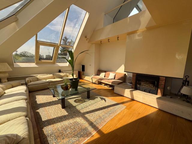 A VENDRE ! MAGNIFIQUE APPARTEMENT DE 5 PIÈCES EN DUPLEX TRAVERSANT