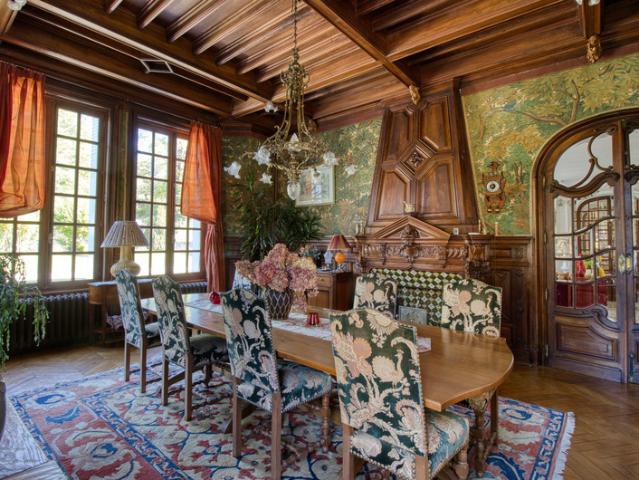 À Vendre Magnifique Château Néo Renaissance au Cœur du Pays Vert, Cantal
