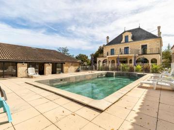 A VENDRE MAGNIFIQUE CHÂTEAU SUPERBE ENSEMBLE IMMOBILIER AVEC DÉPENDANCES SANS TRAVAUX