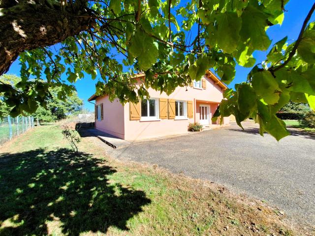 À VENDRE Maison 3 chambres avec garage de 50 m² et terrain de 2 500 m² à Vergoignan