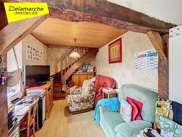 A vendre maison 3 pièces, dépendances et terrain d'env. 1640m2 à La Colombe 50800