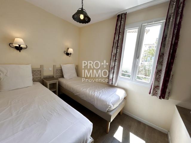 A VENDRE MAISON 13370 MALLEMORT DE TYPE 3 R+1 PISCINE PARK