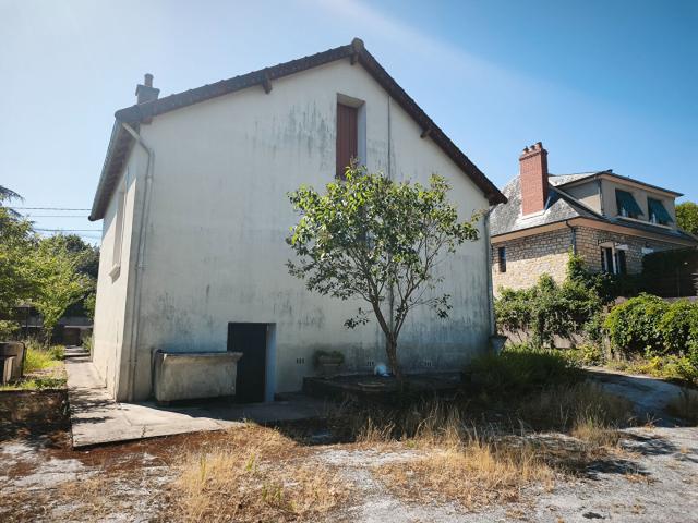 A VENDRE Maison 1930 à NEVERS, 3 pièces, sur sous sol Combles aménageables 123.000 euros