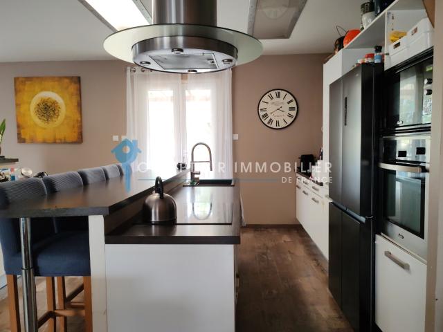 Maison familiale de 240 m2 sur parc arboré de 3 700 m2 Proche Puylaurens