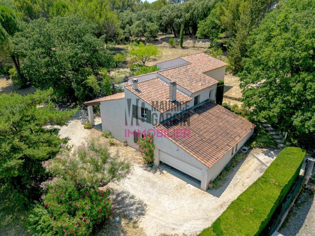 A Vendre Maison 4 Chambres Avec Jardin Sur Carpentras 153m² Carpentras