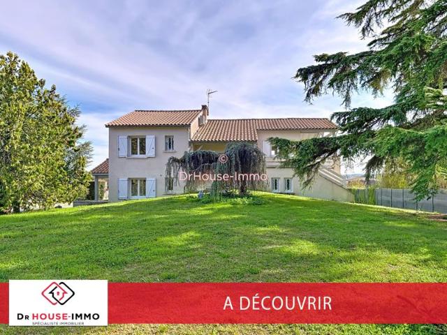 A vendre maison 4 chambres avec piscine, jardin clos, cheminée, pompe à chaleur Confort et modularité
