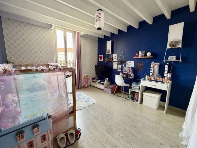 À vendre Maison 5 pièces avec extérieur dans le 16?