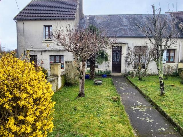 A vendre Maison 6 pièces 158m2 grand jardin à Parnac Indre