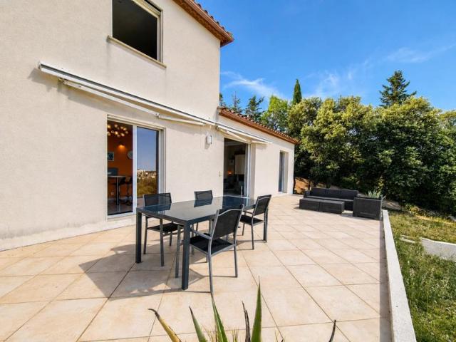 À VENDRE: MAISON 6 PIÈCES DE 171 M2 À JUVIGNAC 34990