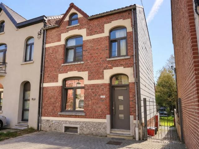 à vendre Maison Court Saint Étienne Avenue des Combattants 131
