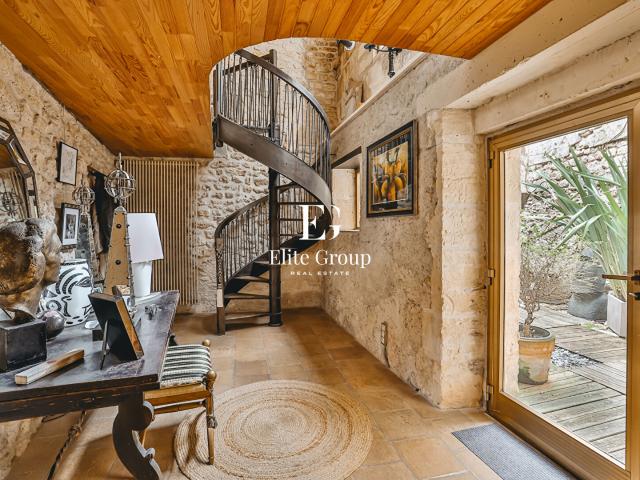A VENDRE MAISON CHATEAUNEUF SUR CHARENTE 5 PIECES 225 M2