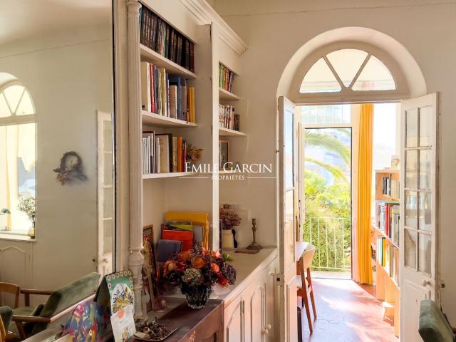 À vendre Maison à rénover avec jardin, vue mer et garage. 162m² Marseille 7ème