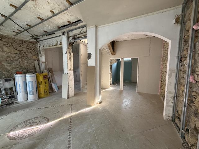À vendre Maison à rénover de 120 m2 avec terrain de 238 m2 Toulon 83000