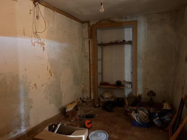 A VENDRE Maison à rénover entièrement à Saint Marcel
