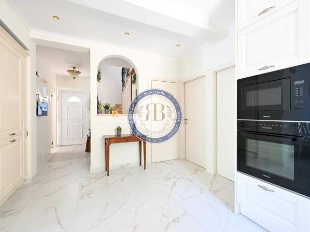 A Vendre –Maison – Antibes /Ilette 4 Chambres. 165m² Antibes