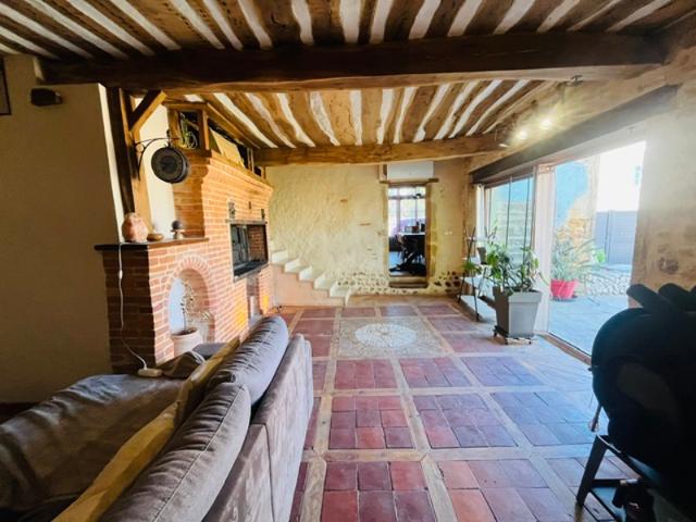 A VENDRE MAISON ANCIENNE BRIONNAIS FLEURY LA MONTAGNE 71340