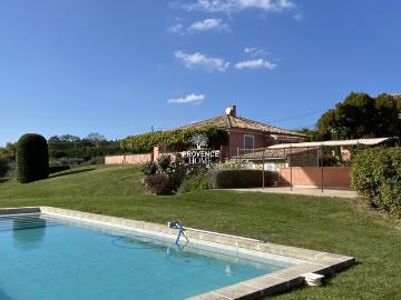 A Vendre Maison Ancienne Renovee Avec Vues Panoramiques A Ro. 125m² Roussillon