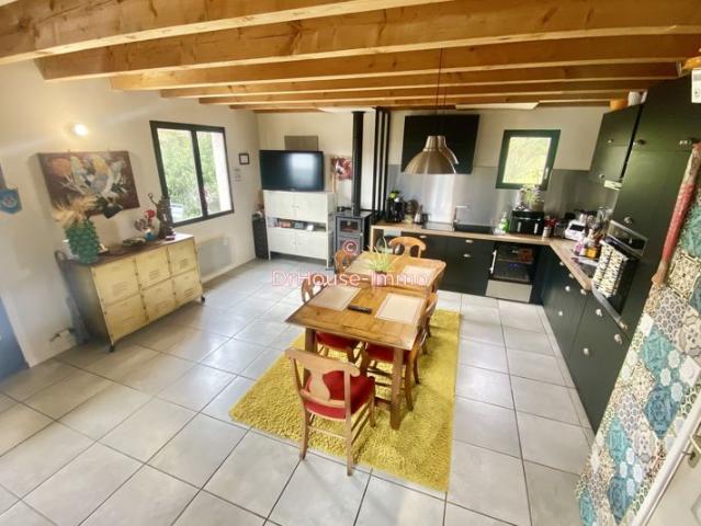 À vendre: Maison atypique au cœur de la nature avec studio salle d'eau indépendant sur 1.2 hectare a 5 minutes de CARCASSONNE