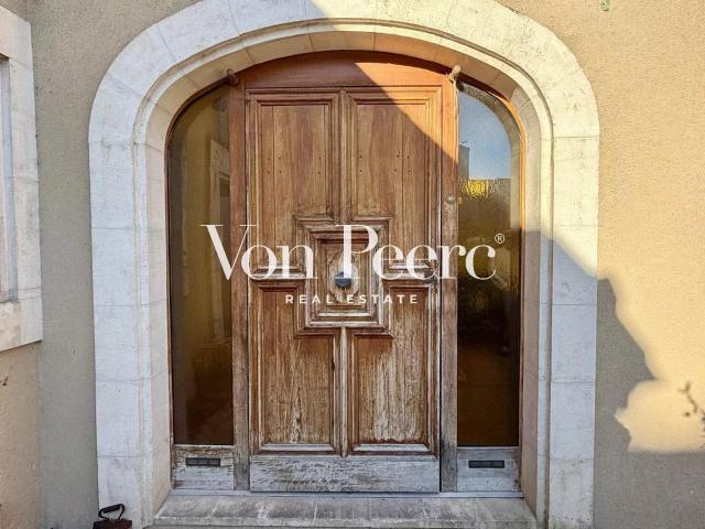 Maison de Village à Eyragues: Charme Authentique et Confort 195m² Eyragues