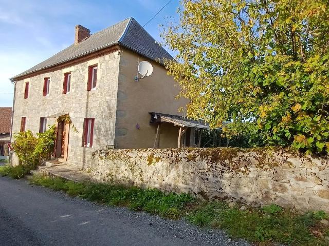 À vendre: maison avec grand jardin au vert 63