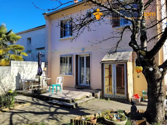 A VENDRE MAISON AVEC JARDIN 09300 LAVELANET