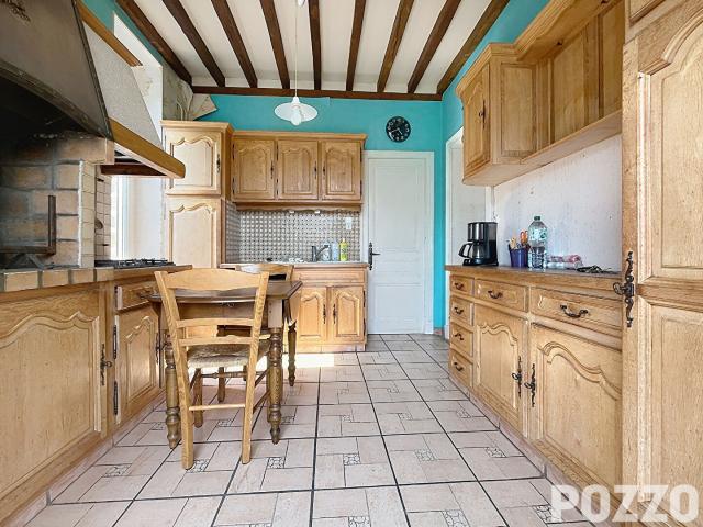 A VENDRE, MAISON BOURGEOISE DE 3 PIECES à VIRE NORMANDIE 14500