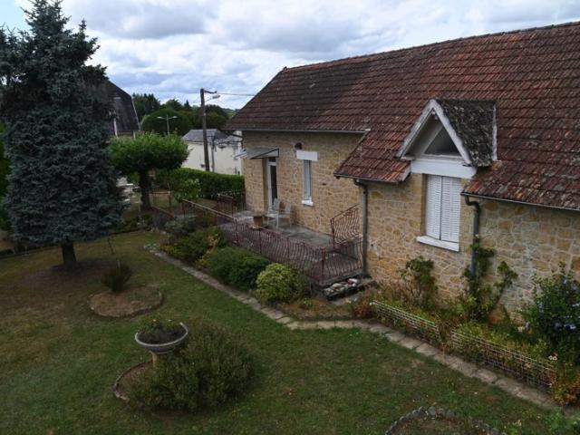 À vendre – Maison bourgeoise en pierre avec gîtes et fort potentiel locatif