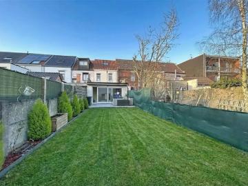 Geschakelde Woning te koop in Arrondissement de Saint-Nicolas