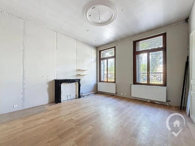 à vendre Maison Beauraing PLACE MEHUL 2 08600 GIVET FRANCE