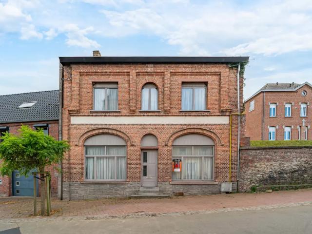 à vendre Maison Dour Rue de l'Eglise