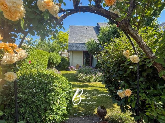 A vendre maison d'architecte au coeur de la ville, Côtes d'A. 238m² Loudéac